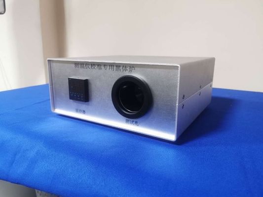 Buen precio Horno especial del cuerpo negro de la calibración infrarroja del termómetro de la pantalla táctil con la operación fácil En línea